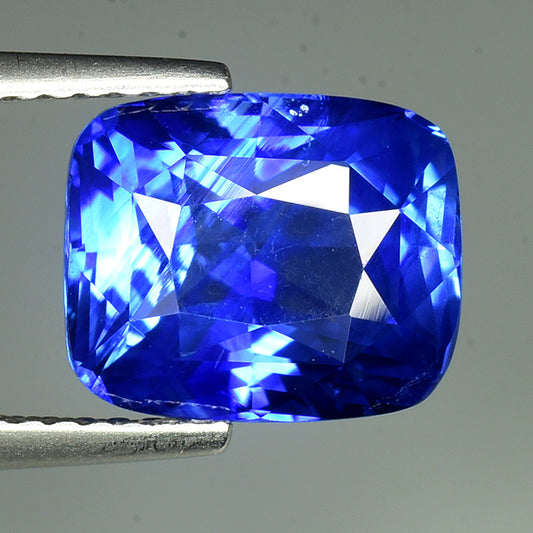 4.54 cts SPARKLING 100% Natural Cornflower Blue Color heated Ceylon Sapphire (AIGS)