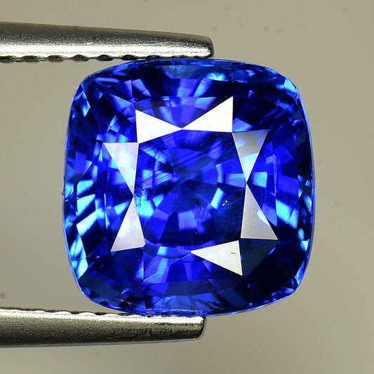 4.74 cts SPARKLING 100% Natural Cornflower Blue Color heated Ceylon Sapphire