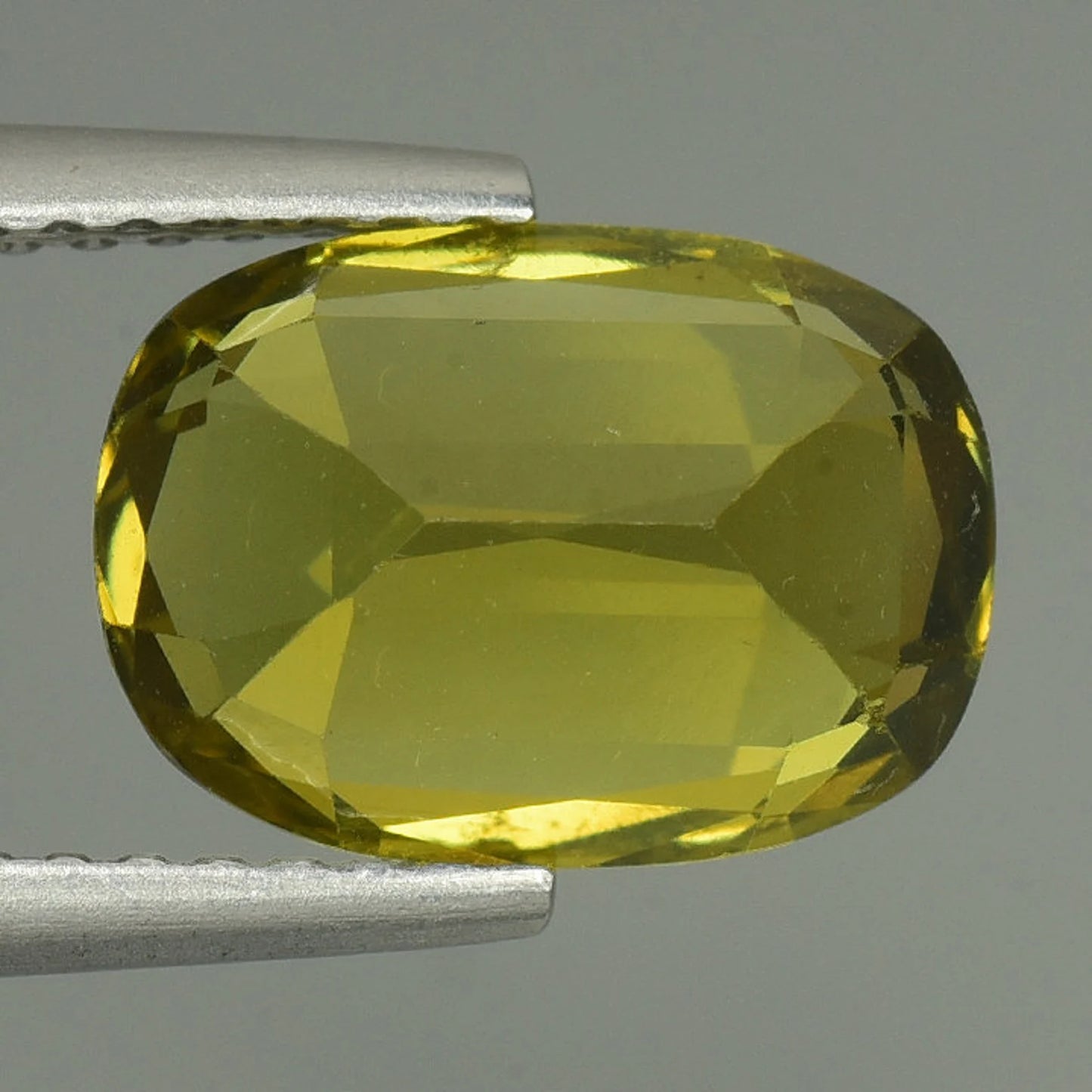 3.49 cts SPARKLING 100% Natural Yellowish Green Color Unheated Chrysoberyl