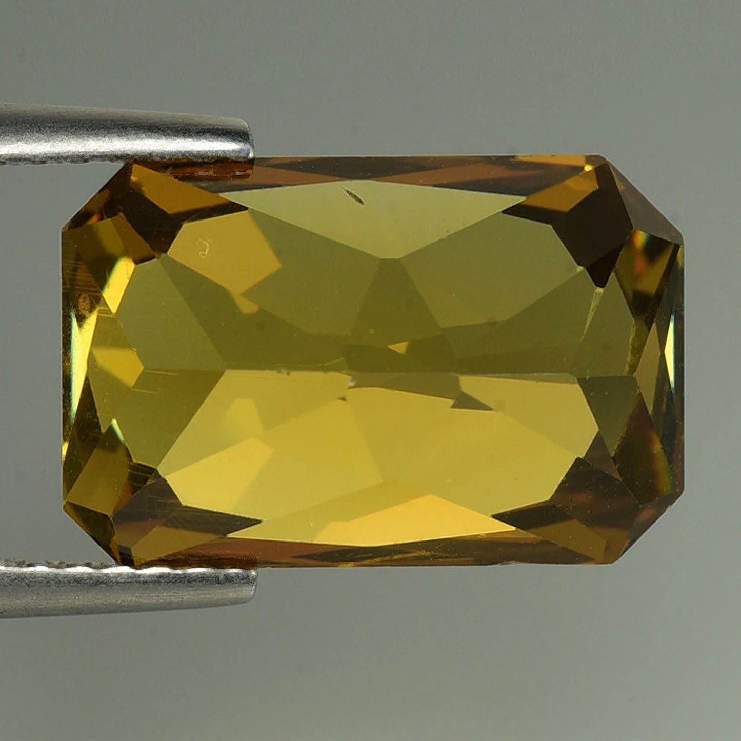 7.98 cts SPARKLING 100% Natural Brown Yellow Color Unheated Chrysoberyl (GIA)