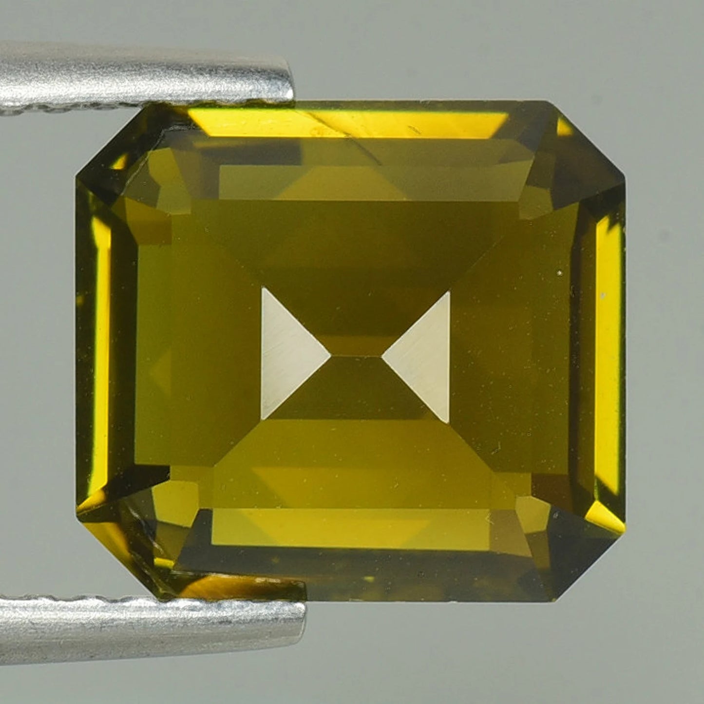 4.53 cts SPARKLING 100% Natural Greenish Yellow Color Unheated Chrysoberyl (GIA)