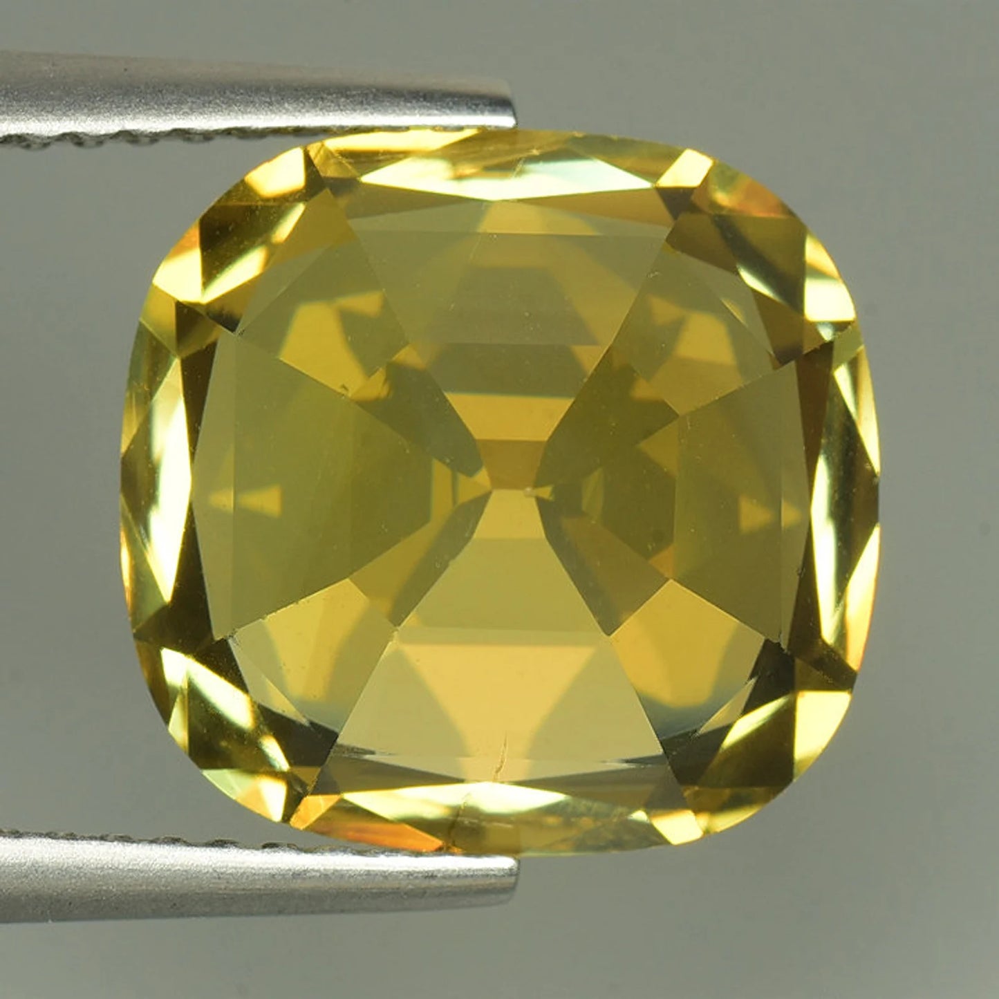 8.05 cts SPARKLING 100% Natural Yellow Color Unheated Chrysoberyl (GIA)