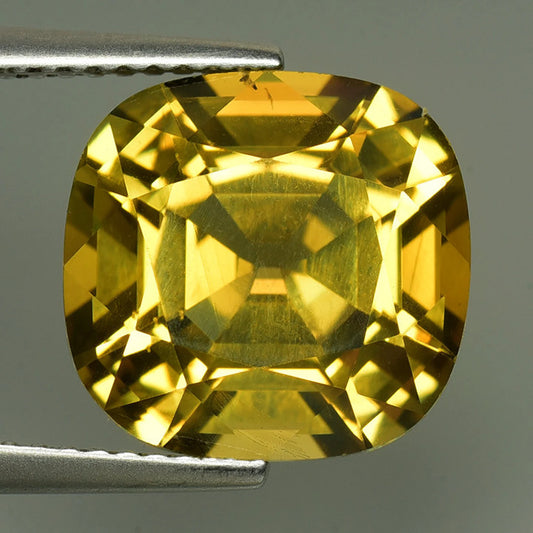 8.05 cts SPARKLING 100% Natural Yellow Color Unheated Chrysoberyl (GIA)